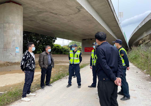 市交通运输局依法整治桥下空间 全力保障群众节日出行.jpg